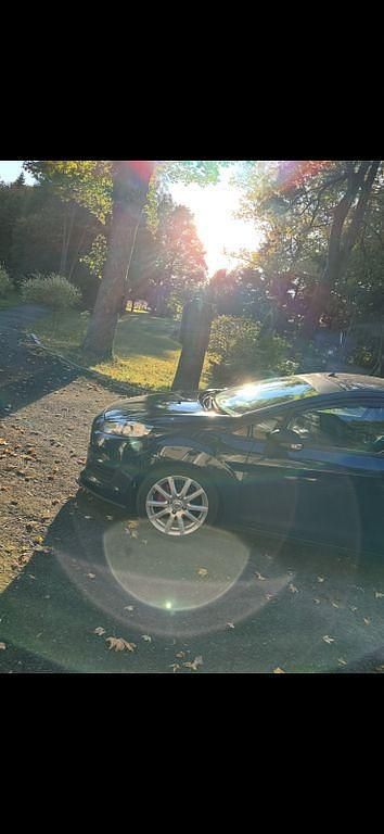 Gebraucht Ford Fiesta Ambiente 60 PS (44 kW) 2016 Blau Kleinwagen