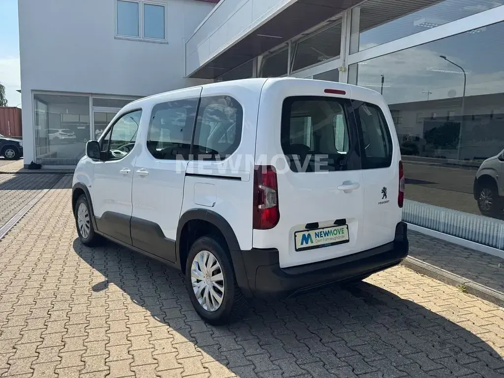 Gebraucht Peugeot Rifter Active 102 PS (75 kW) 2021 Weiß Van / Kleinbus