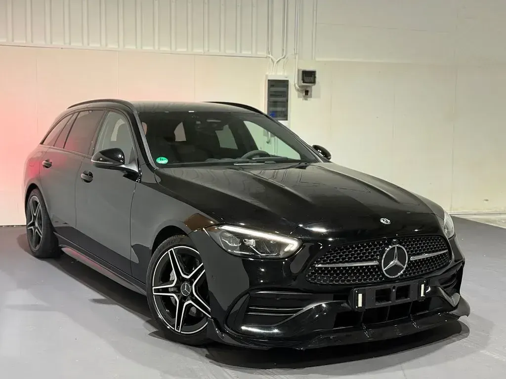 Gebraucht Mercedes 300 AMG line 265 PS (194 kW) 2022 Schwarz Limousine