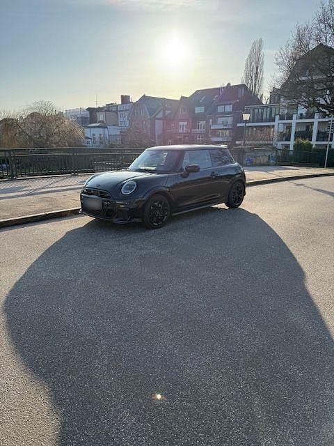 Gebraucht Mini John Cooper Works 204 PS (150 kW) 2024 Schwarz Kleinwagen