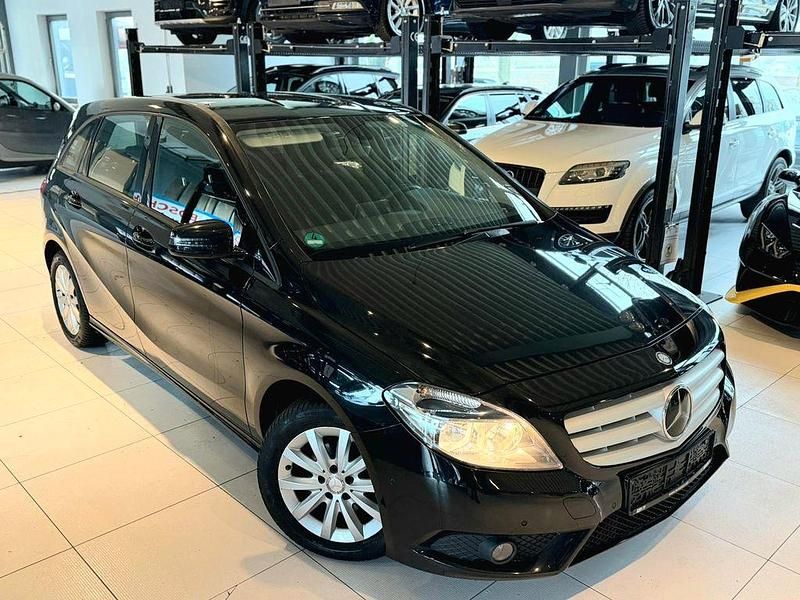 Gebraucht Mercedes B180 109 PS (80 kW) 2013 Schwarz Van / Kleinbus