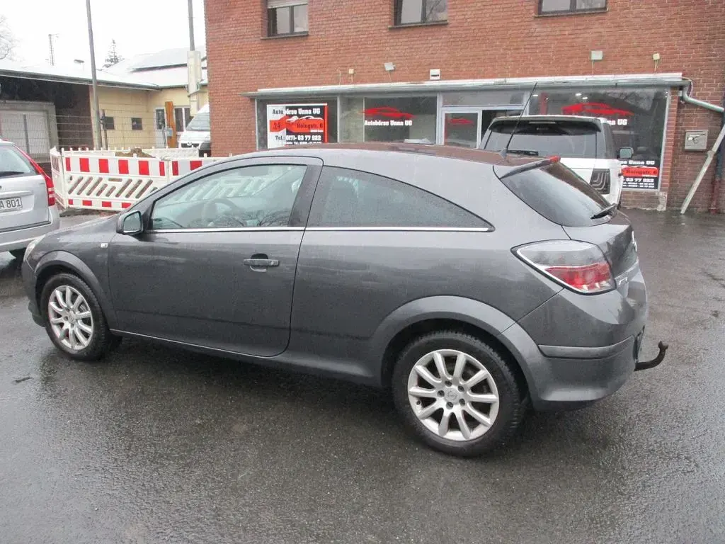 Gebraucht Opel Astra GTC Selection 116 PS (85 kW) 2009 Grau Limousine