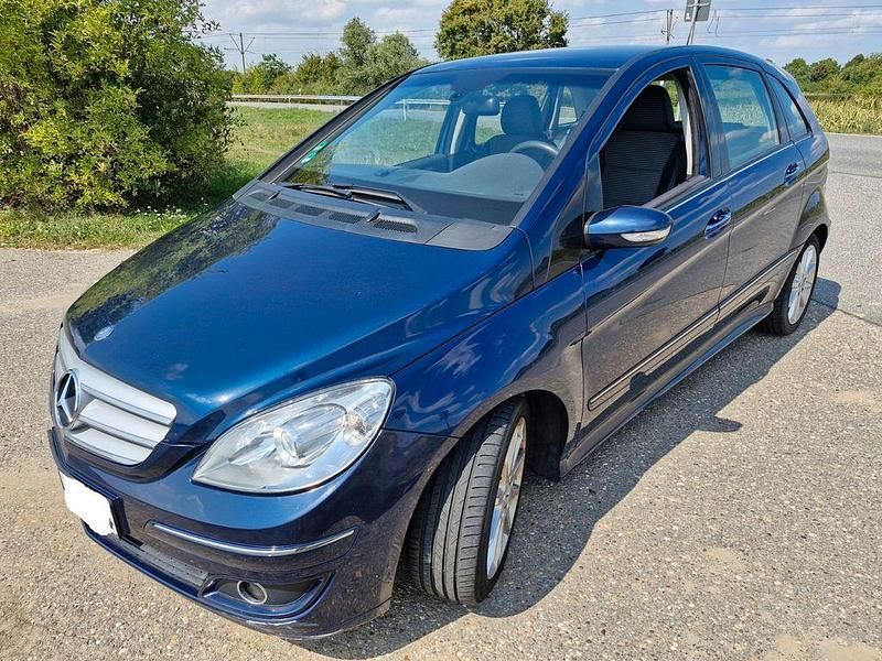 Blau Gebraucht 2009 Mercedes B200 Van / Kleinbus | 3.600 € (Etwas zu teuer) - Bild 1/4