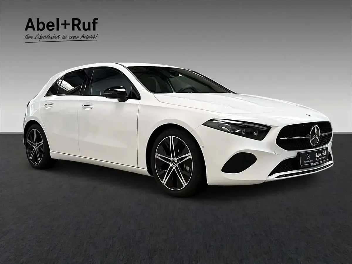 Neu Mercedes A200 Progressive 163 PS (119 kW) 2026 Unilack polarweiß Limousine
