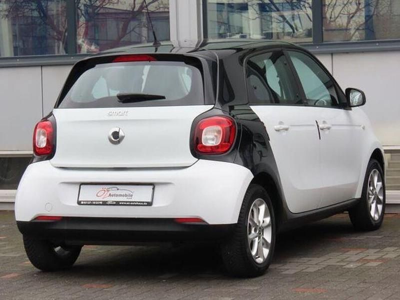 Gebraucht Smart ForFour Passion 71 PS (52 kW) 2015 Weiß Kleinwagen