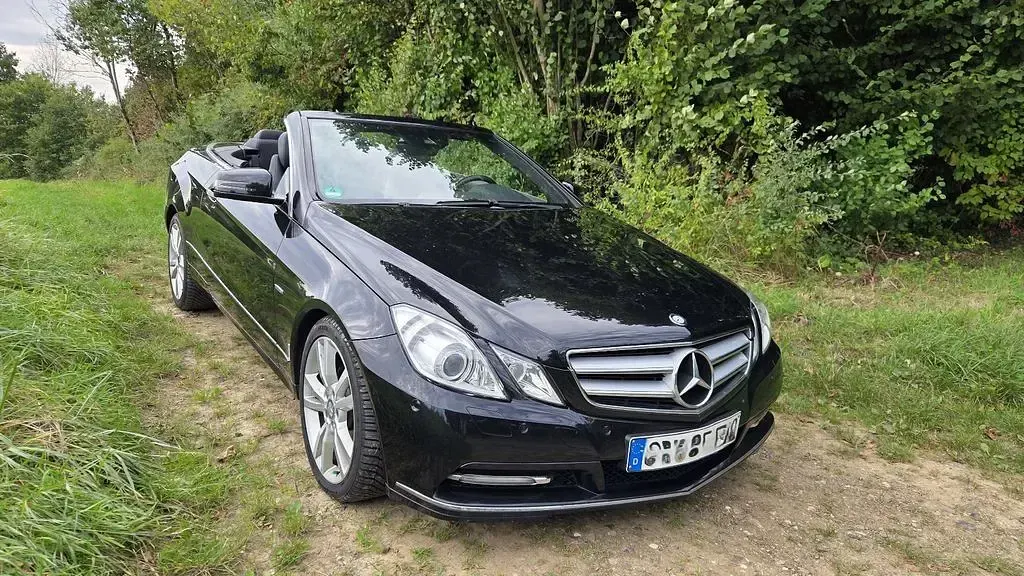 Gebraucht Mercedes E220 170 PS (125 kW) 2012 Schwarz Cabrio