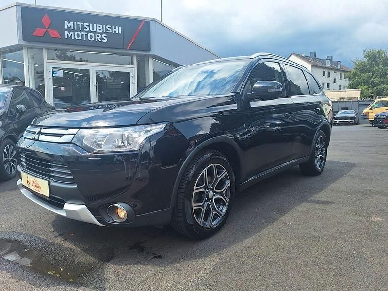 Schwarz Gebraucht 2015 Mitsubishi Outlander Top SUV | 11.990 € (Fairer Preis) - Bild 1/4
