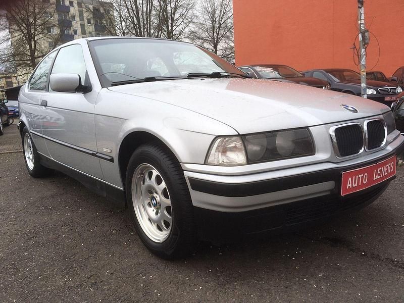 Gebraucht BMW 316 102 PS (75 kW) 1998 Silber Coupé