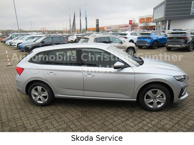 Neu Skoda Scala Selection 116 PS (85 kW) 2025 Silber Kleinwagen
