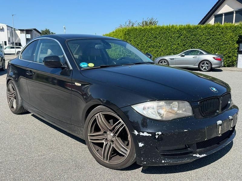 Schwarz Gebraucht 2009 BMW 120 Sport Line Kleinwagen | 3.999 € (Guter Preis) - Bild 1/4