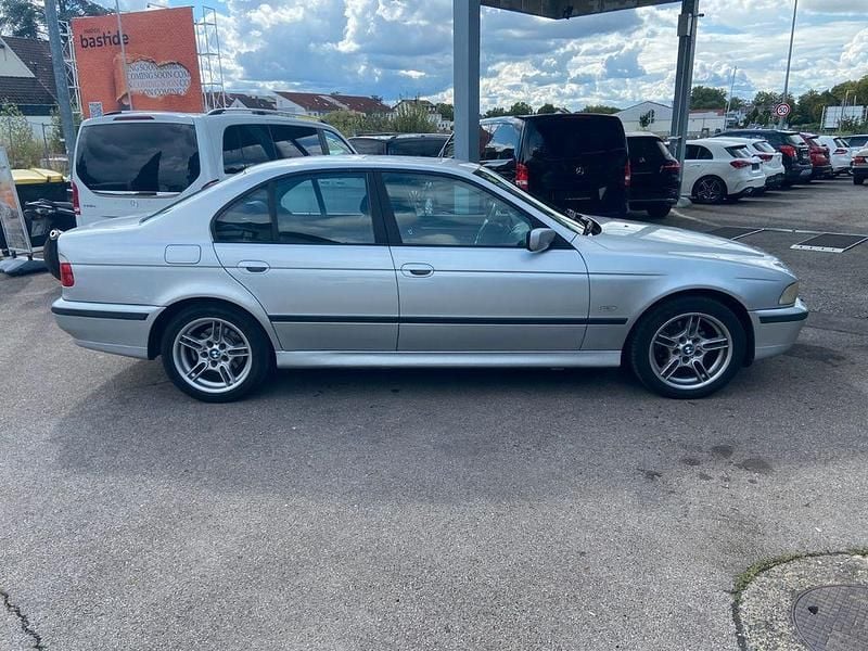 Silber Gebraucht 1998 BMW 528 Limousine | 2.800 € - Bild 1/4