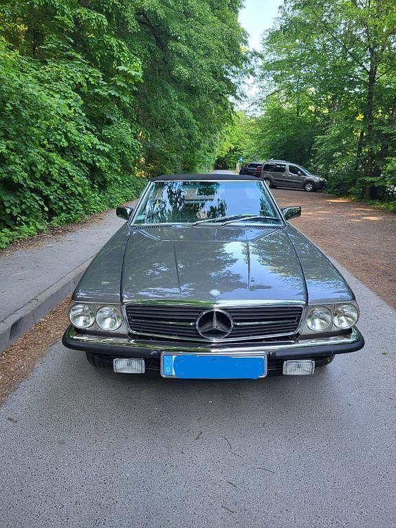 Grau Gebraucht 1984 Mercedes SL380 Cabrio | 46.850 € - Bild 1/4
