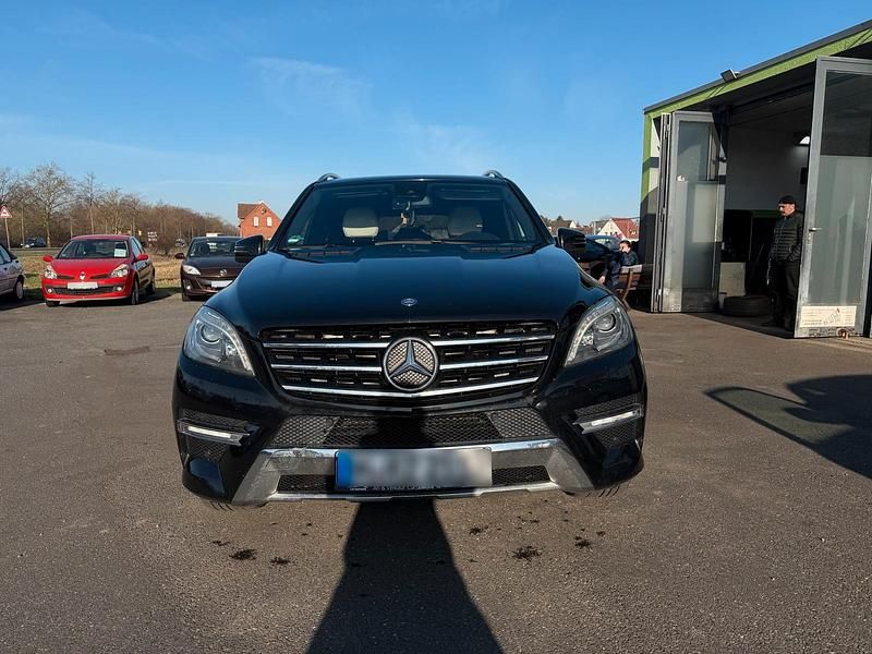 Gebraucht Mercedes ML350 258 PS (189 kW) 2012 Schwarz SUV