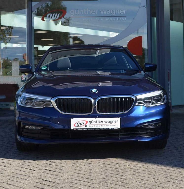 Mediterranblau metallic Gebraucht 2020 BMW 530e iPerformance Limousine | 29.980 € (Etwas zu teuer) - Bild 1/4