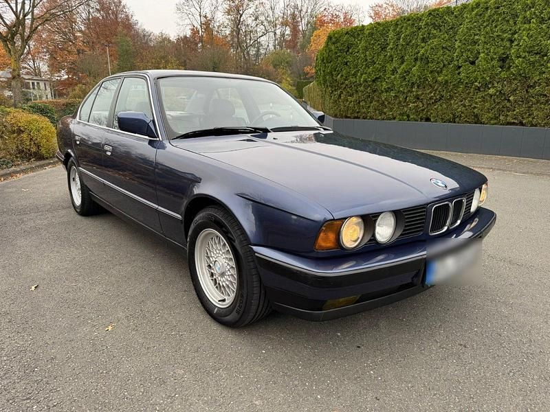 Blau Gebraucht 1990 BMW 524 Limousine | 5.950 € - Bild 1/4