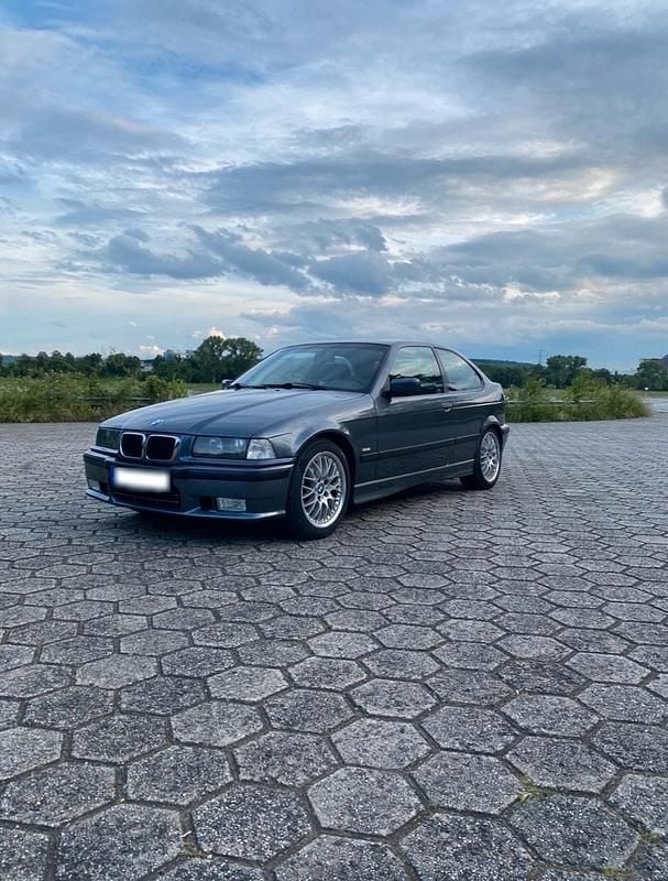 Gebraucht BMW 323 170 PS (125 kW) 2000 Grau Limousine