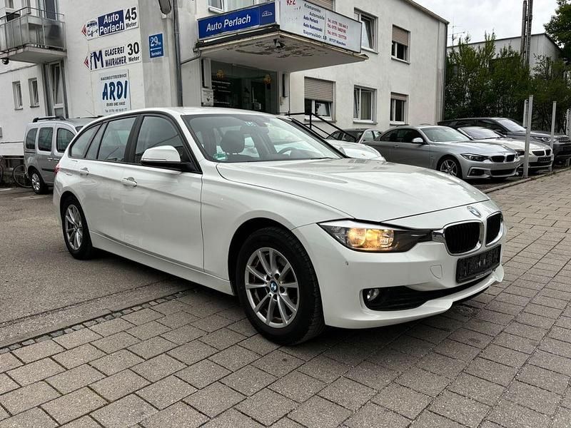 Weiß Gebraucht 2014 BMW 316 Kombi | 5.250 € (Guter Preis) - Bild 1/4