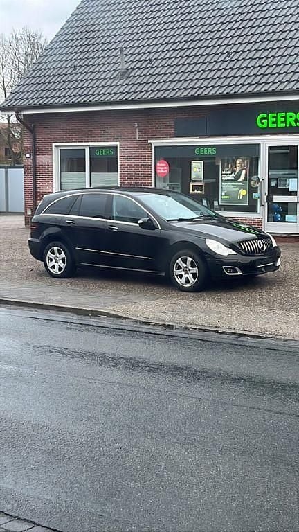Schwarz Gebraucht 2006 Mercedes R320 Van / Kleinbus | 2.000 € (Fairer Preis) - Bild 1/1