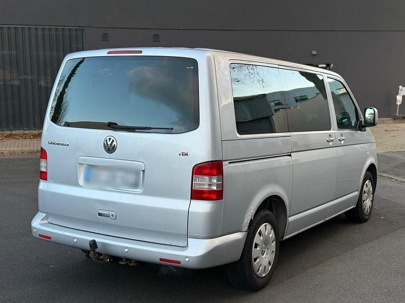 Gebraucht VW Caravelle 131 PS (96 kW) 2006 Silber Van