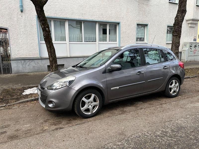 Gebraucht Renault Clio II Dynamique 101 PS (74 kW) 2010 Grau Limousine