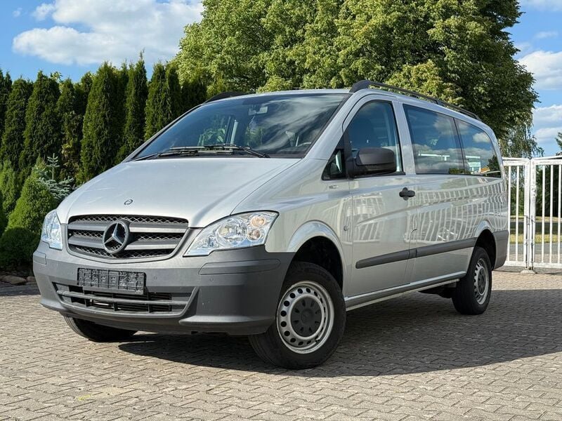 Silber Gebraucht 2013 Mercedes Vito Van / Kleinbus | 19.800 € - Bild 1/4