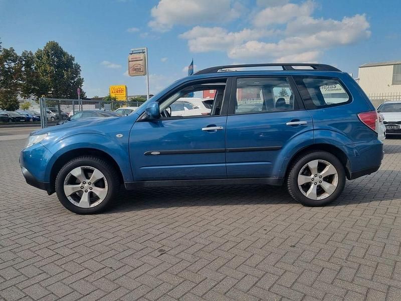 Blau Gebraucht 2010 Subaru Forester Comfort SUV | 3.900 € (Fairer Preis) - Bild 1/4