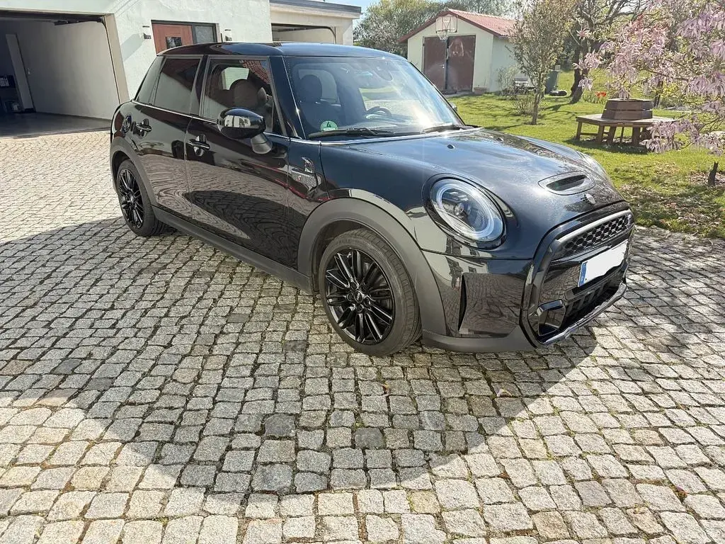 Gebraucht Mini Cooper S Essential 178 PS (130 kW) 2023 Schwarz Kleinwagen