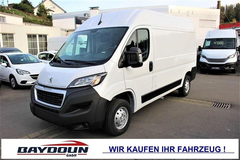 Gebraucht Peugeot Boxer 140 PS (102 kW) 2022 Weiß Van