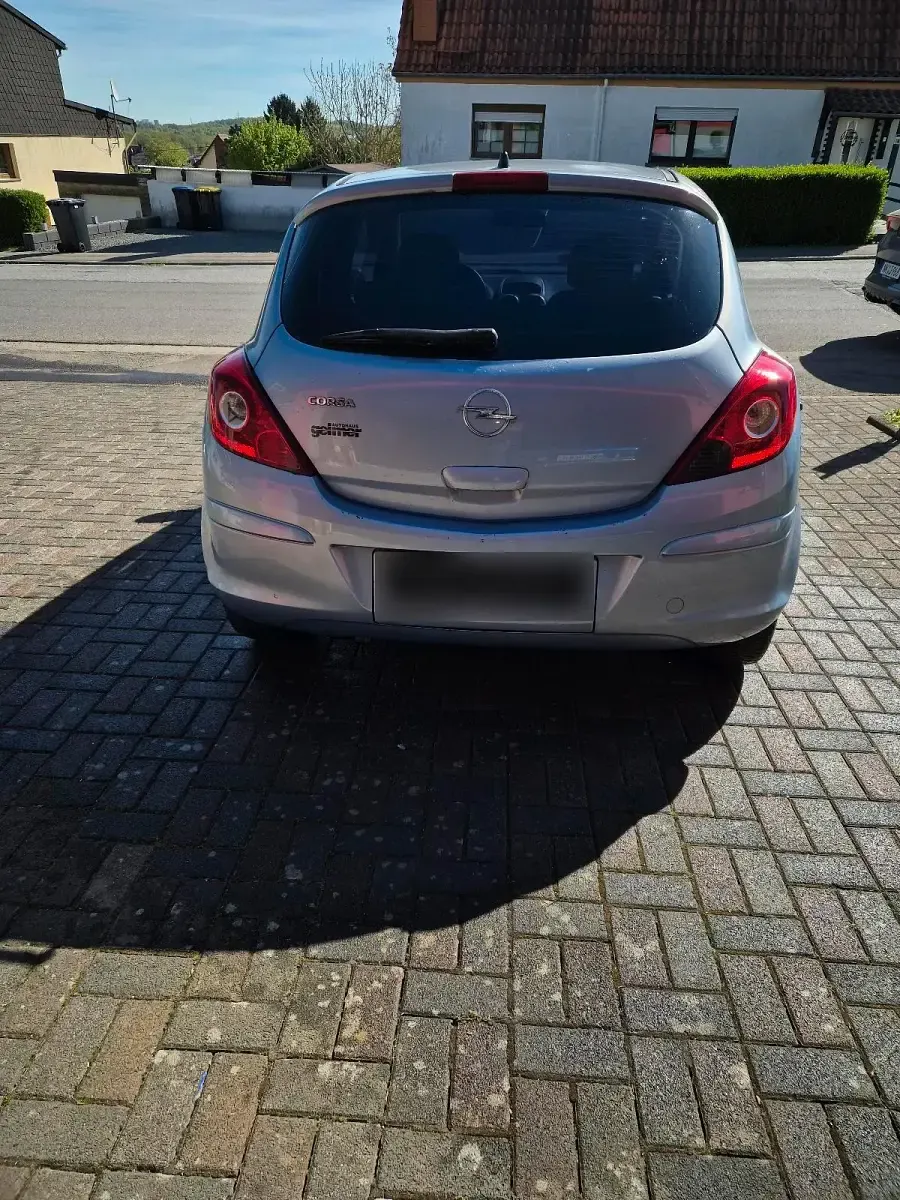 Używany Opel Corsa 84 KM (61 kW) 2007 Niebieski Hatchback