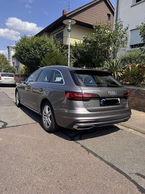 Gebraucht Audi A4 Advanced 150 PS (110 kW) 2020 Grau Kombi
