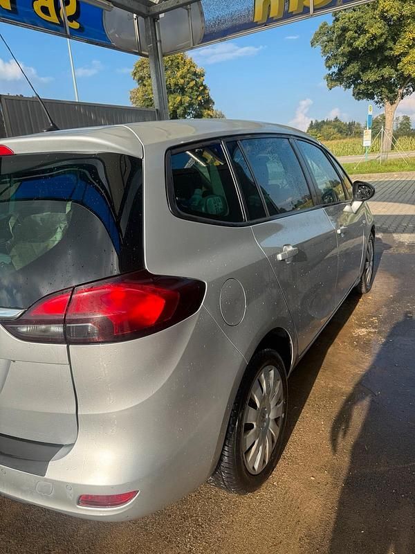 Gebraucht Opel Zafira 150 PS (110 kW) 2015 Orange Van / Kleinbus