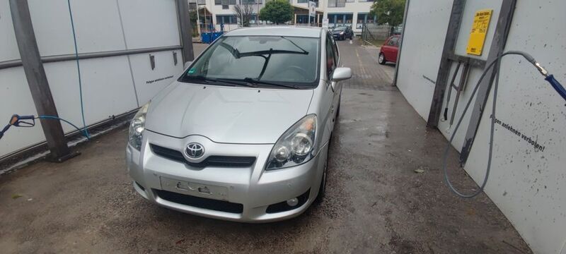 Silber Gebraucht 2007 Toyota Corolla Verso Sol Van / Kleinbus | 1.900 € (Guter Preis) - Bild 1/4