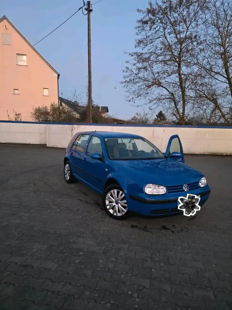 Gebraucht VW Golf IV 75 PS (55 kW) 2000 Blau Kleinwagen