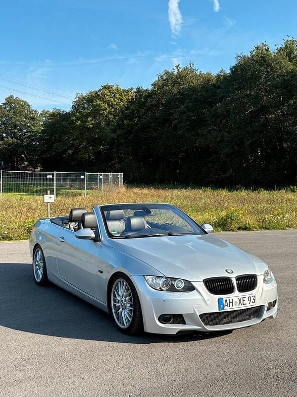 Silber Gebraucht 2008 BMW 325 Cabriolet M Sport Cabrio | 12.250 € (Fairer Preis) - Bild 1/4