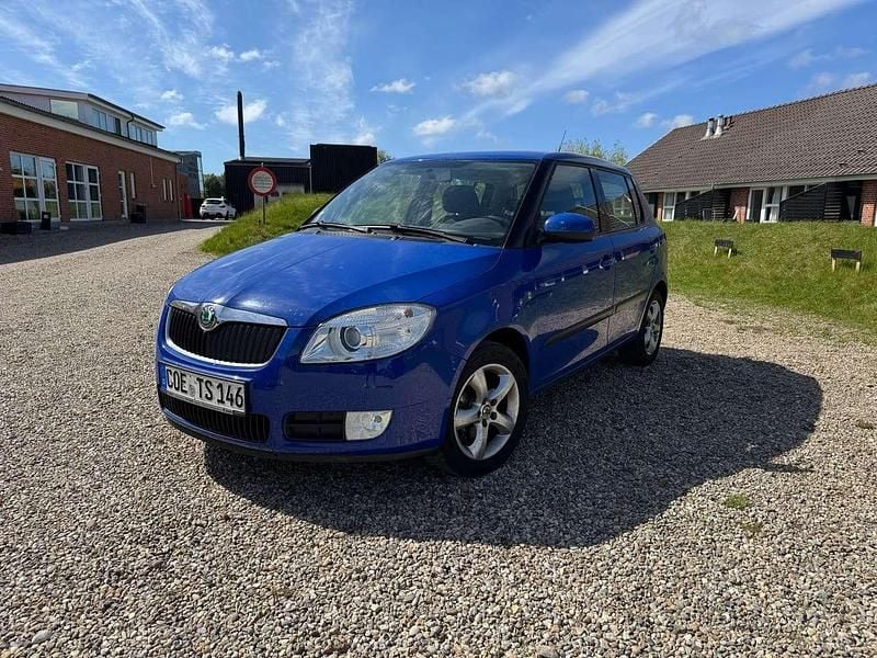Blau Gebraucht 2010 Skoda Fabia Ambiente Limousine | 2.200 € (Guter Preis) - Bild 1/4