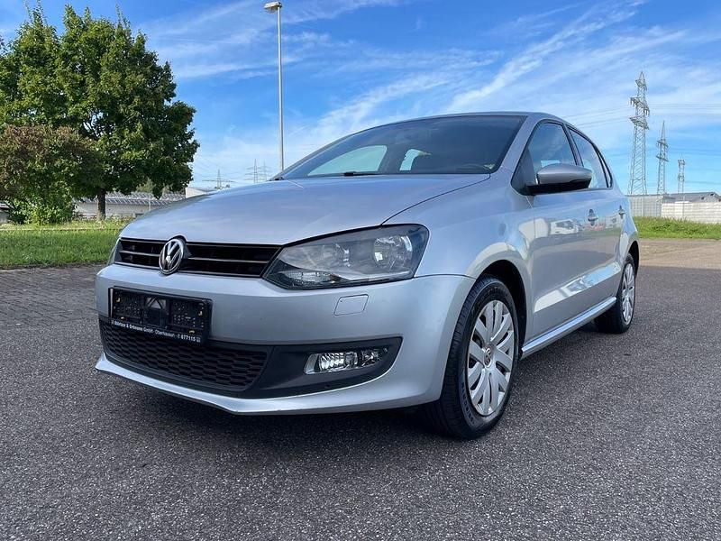 Silber Gebraucht 2012 VW Polo Comfortline Limousine | 4.890 € (Guter Preis) - Bild 1/4