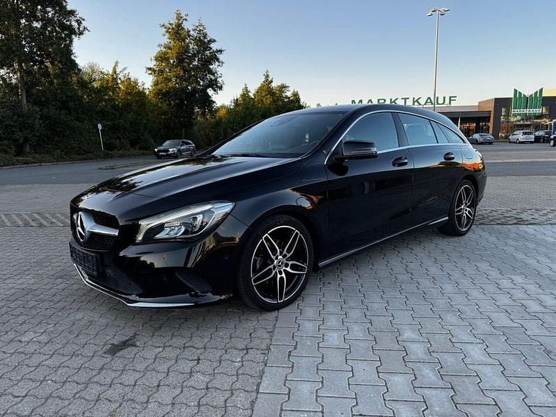 Gebraucht Mercedes CLA200 Shooting Brake 156 PS (114 kW) 2019 Schwarz Kombi