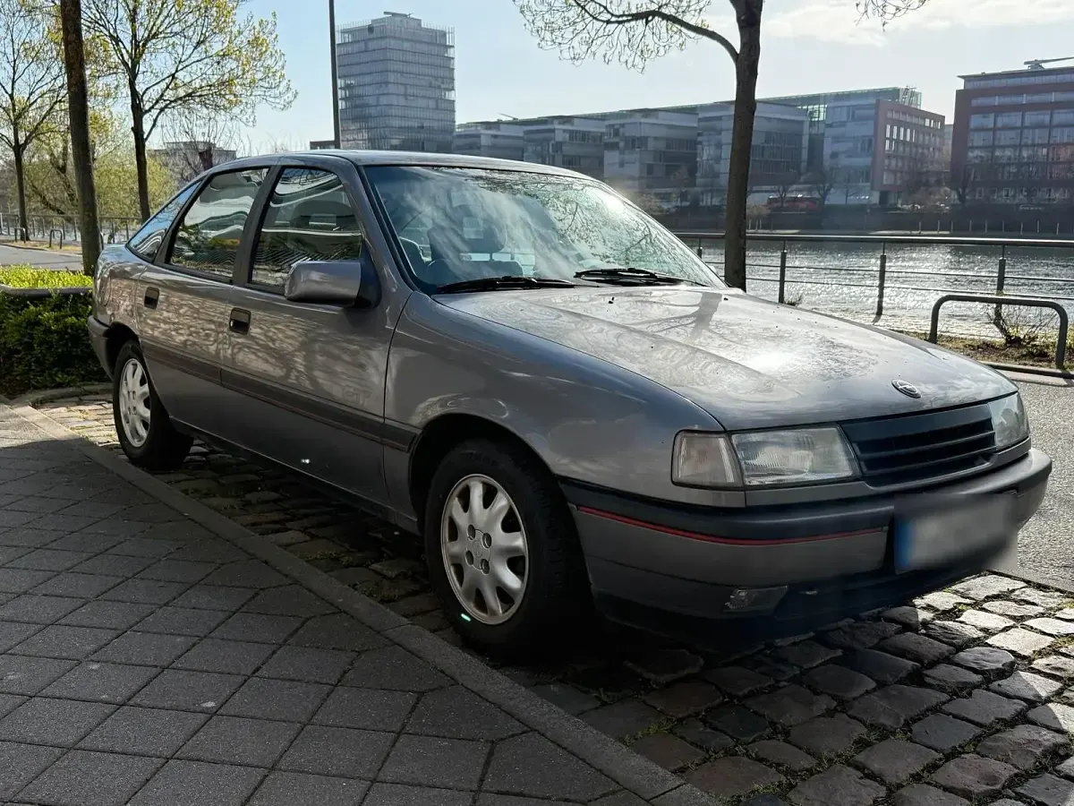 Gebraucht Opel Vectra 115 PS (84 kW) 1990 Silber Kleinwagen