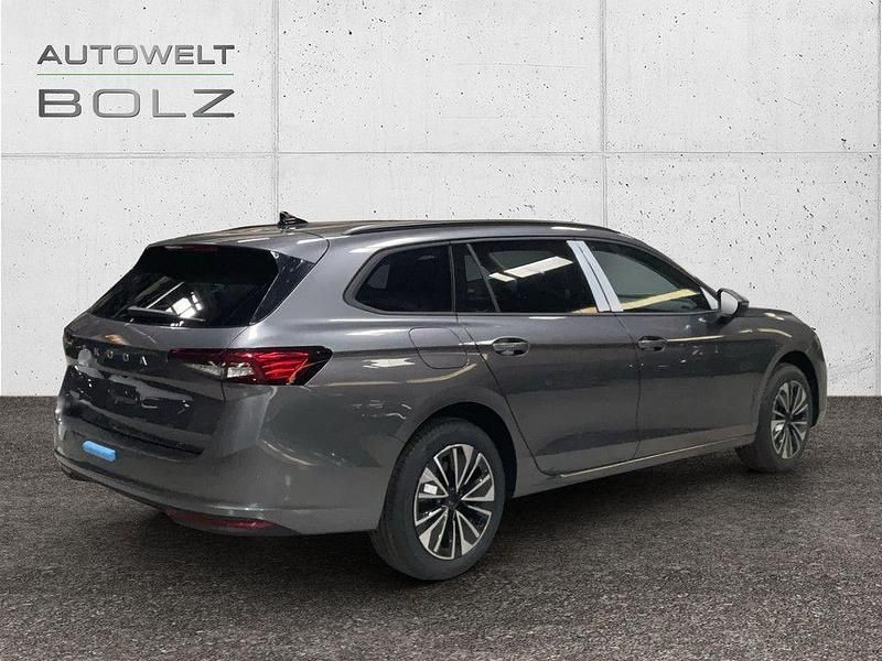 Neu Skoda Superb Selection 150 PS (110 kW) 2026 Graphitgrau Kombi