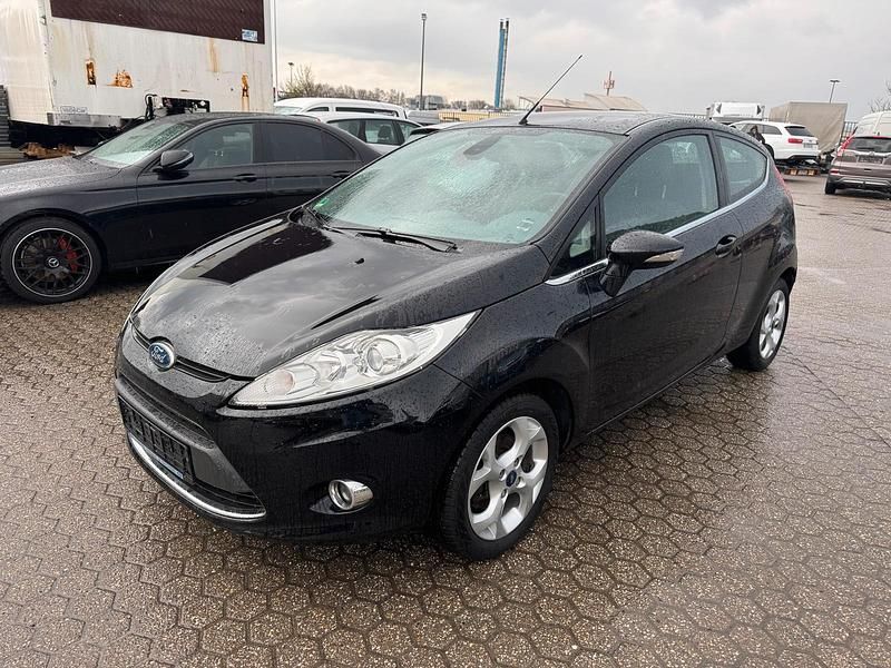 Gebraucht Ford Fiesta 90 PS (66 kW) 2010 Schwarz Kleinwagen