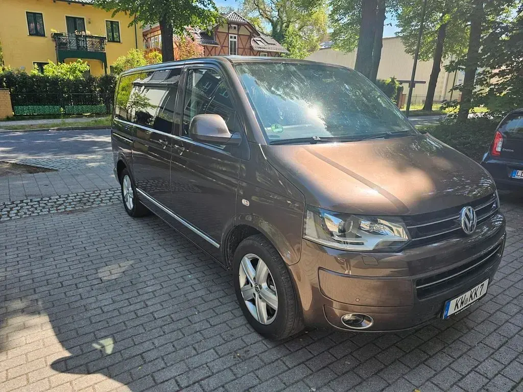 Gebraucht VW Multivan Highline 179 PS (131 kW) 2012 Braun Van / Kleinbus