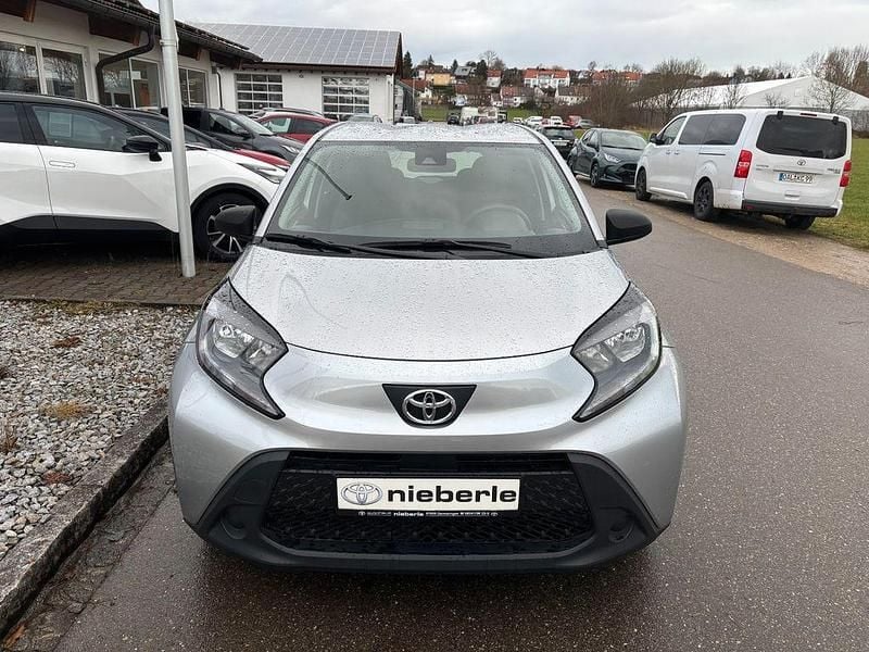 Gebraucht Toyota Aygo X Basis 72 PS (52 kW) 2023 Silber SUV