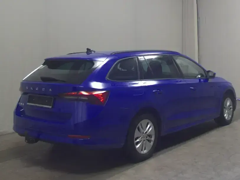 Gebraucht Skoda Octavia Ambition 150 PS (110 kW) 2023 Blau Kombi