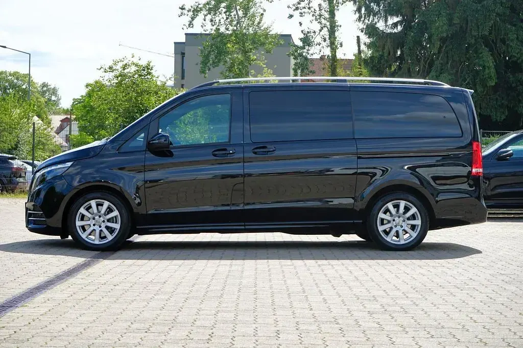 Gebraucht Mercedes V300 AMG line 237 PS (174 kW) 2022 Schwarz Van / Kleinbus