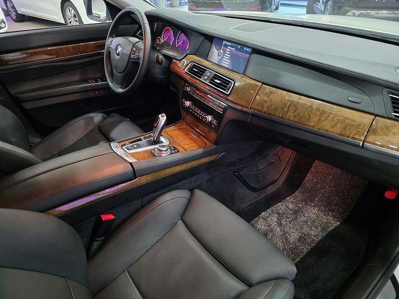 Gebraucht BMW 750L Performance 408 PS (300 kW) 2010 Weiß Limousine