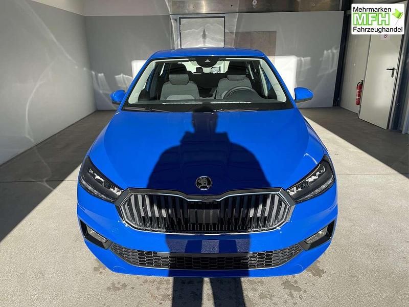 Neu Skoda Fabia Selection 95 PS (69 kW) 2025 [k4k4] energy blau Kleinwagen