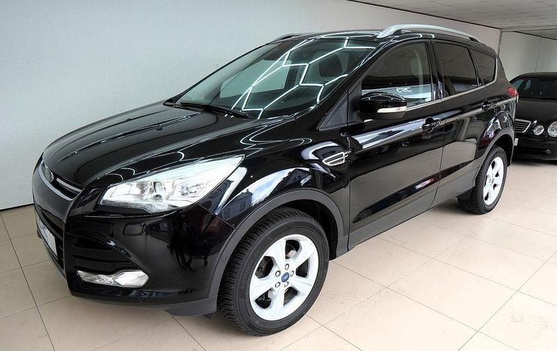 Gebraucht Ford Kuga Titanium 179 PS (131 kW) 2016 Schwarz SUV
