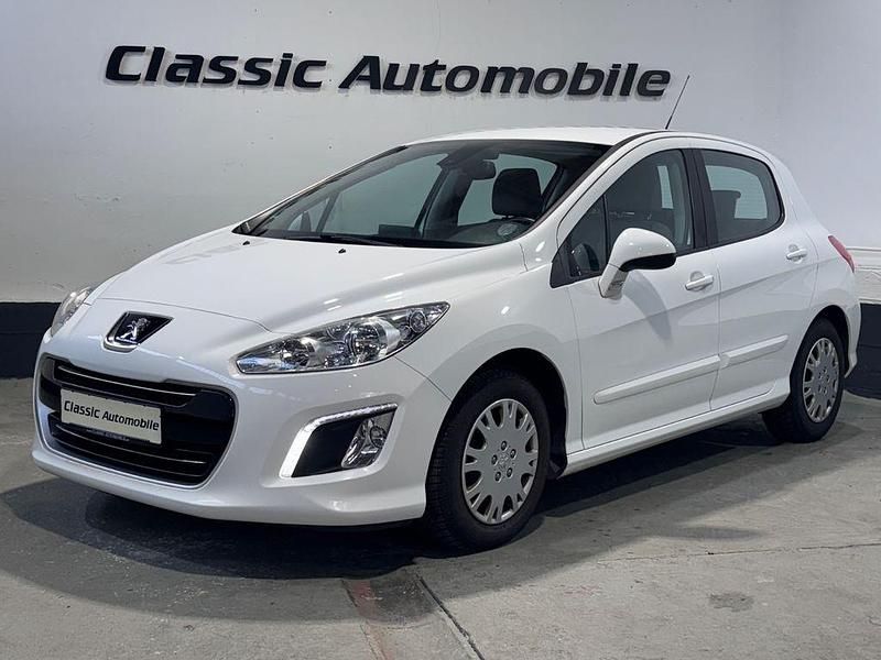 Weiß Gebraucht 2012 Peugeot 308 Active Limousine | 7.700 € (Teuer) - Bild 1/4
