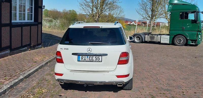 Gebraucht Mercedes ML350 Edition 231 PS (169 kW) 2011 Weiß SUV