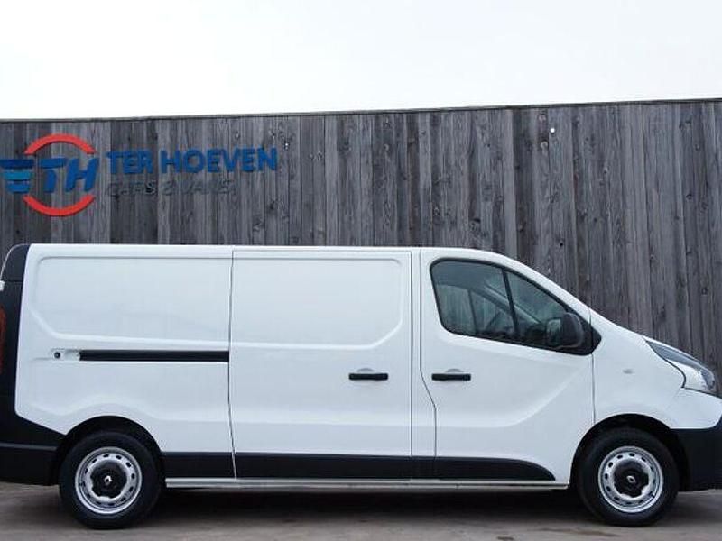 Gebraucht Renault Trafic 95 PS (69 kW) 2017 Weiß Van / Kleinbus